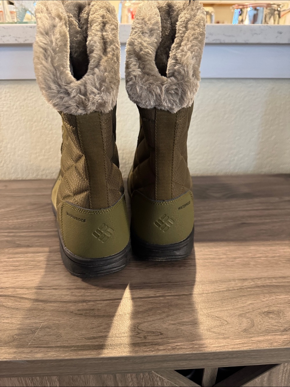 Columbia (RET $80) Olive Green Lace-Up Winter Boots with Faux Fur, Womens 11 - Picture 7 of 10